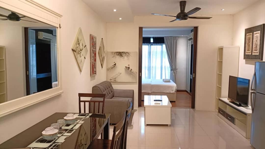 Taragon Service Apartment *